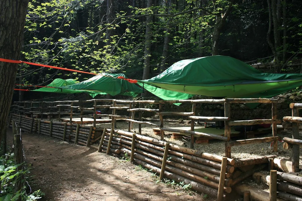 אתר קמפינג מלון פטראליה סופראנה Tree Camping Madonie איטליה