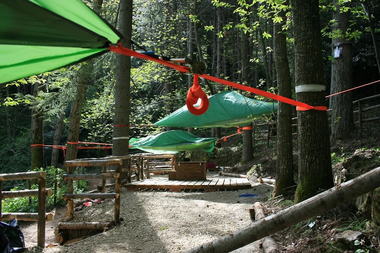 מלון פטראליה סופראנה Tree Camping Madonie
